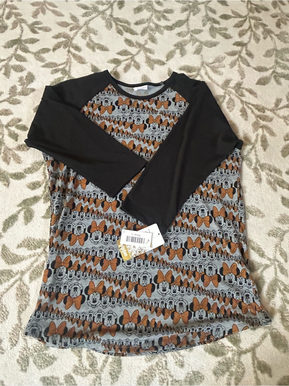 LuLaRoe Disney Minnie Mouse Graphic Raglan 3-4 sleeve LLR Randy Tee NWT